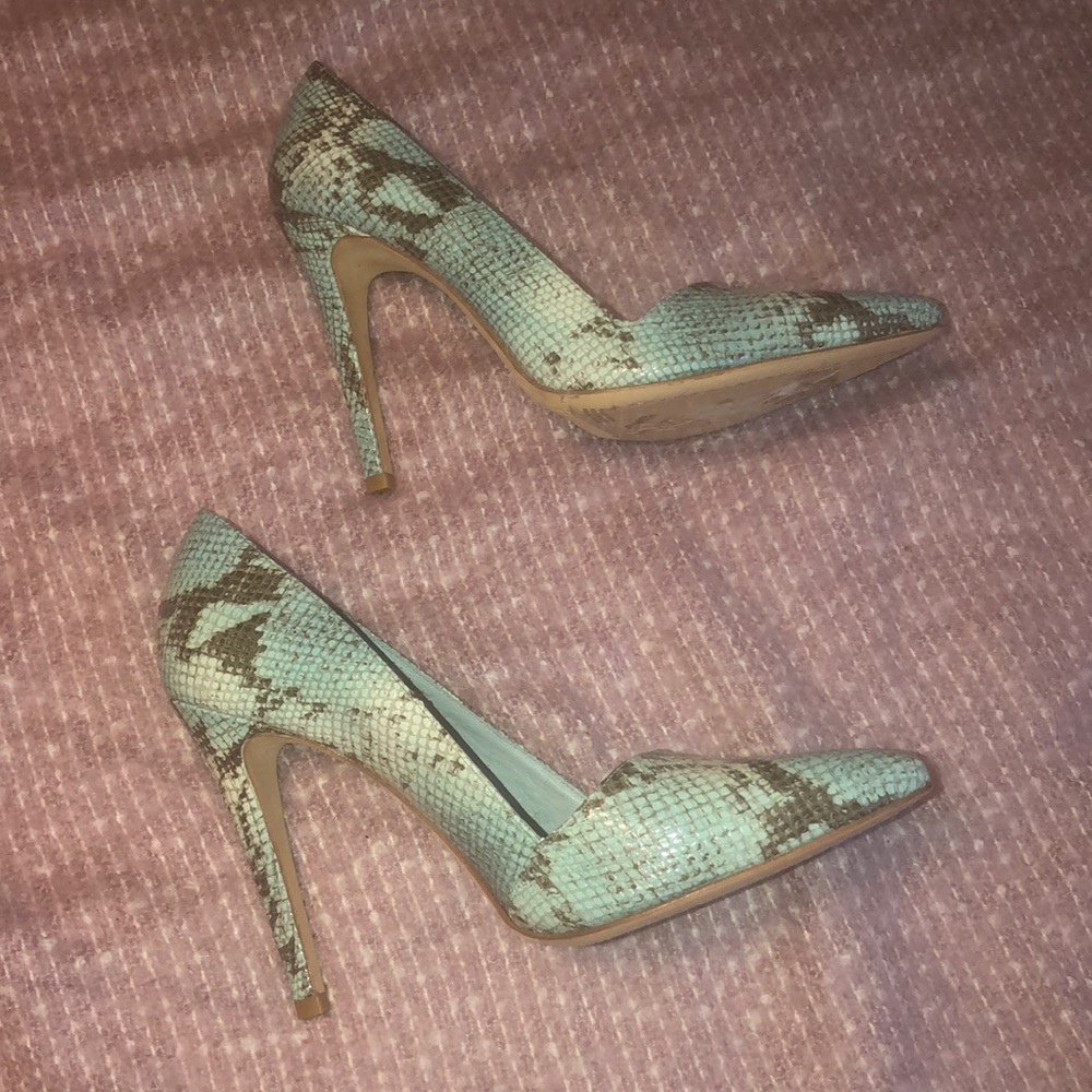 Alice + Olivia ‘Dina’ Snakeskin Heel Size 40